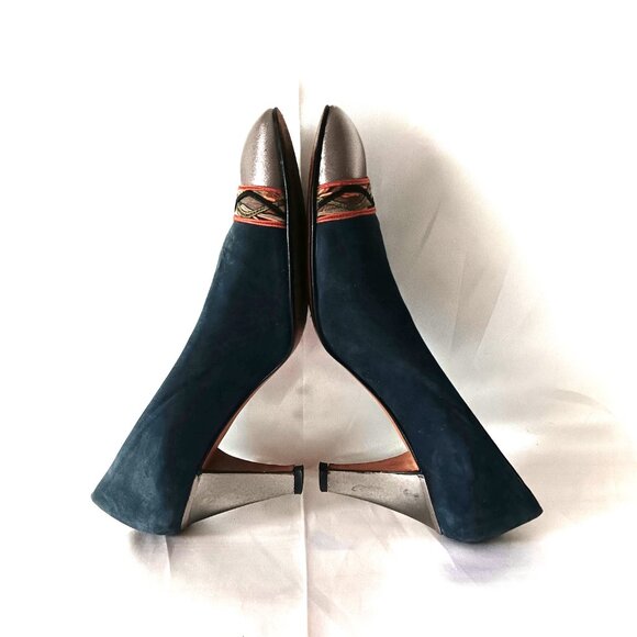 EUC ~ KURT GEIGER Baldini Gorgeous Navy Blue Suede Pumps ~ Size 9 - Picture 9 of 15